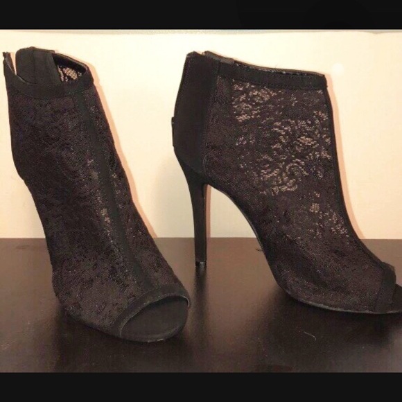 Lace peep toe ankle booties - Picture 2 of 3